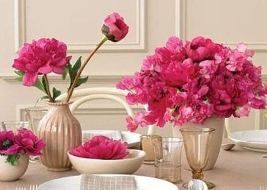 Flowers in the dining table environment